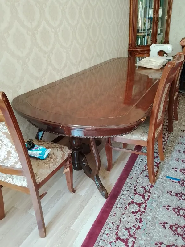 12 kishilik stolni o‘zi yong‘oqdan