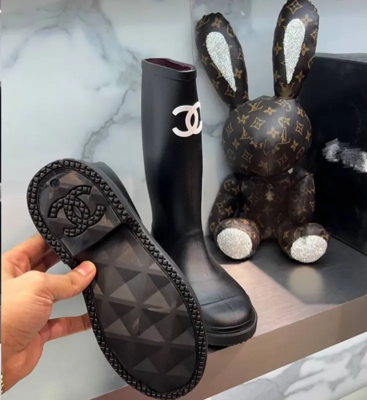 Chanel etik 37 razmer 2