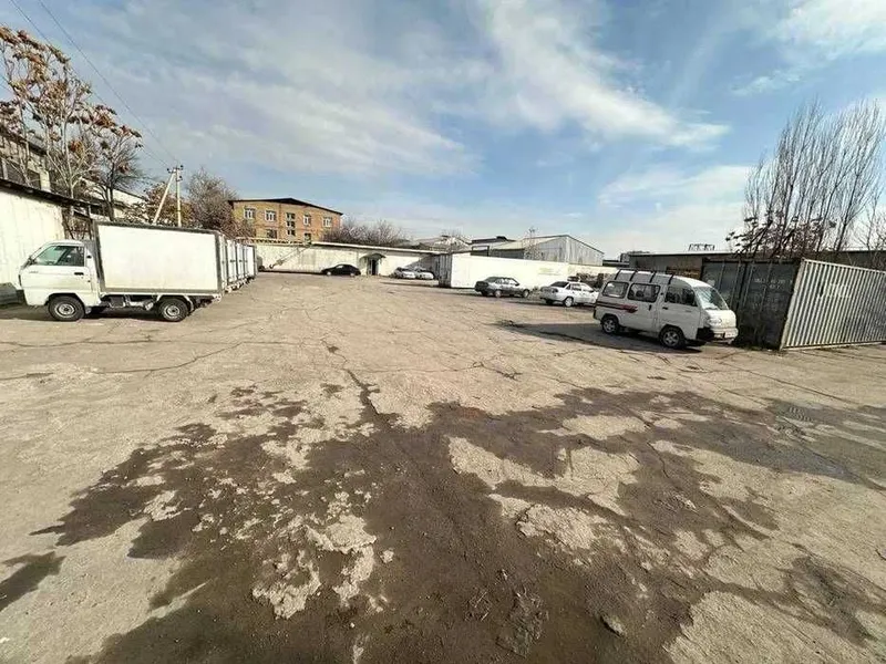 Продаётся в помещение под склад 1