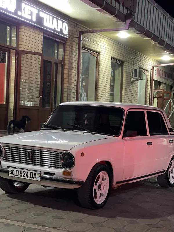 Vaz 21011 yili 1979 mator 1.6priora 4 Vaz 21011 yili 1979 mator 1.6priora 4