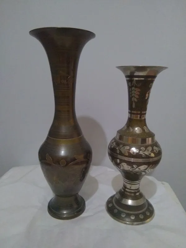 Продам две индийские вазы