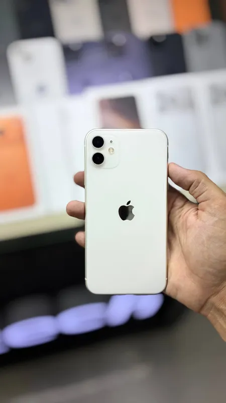 iPhone 11 64GB White (LL/A)