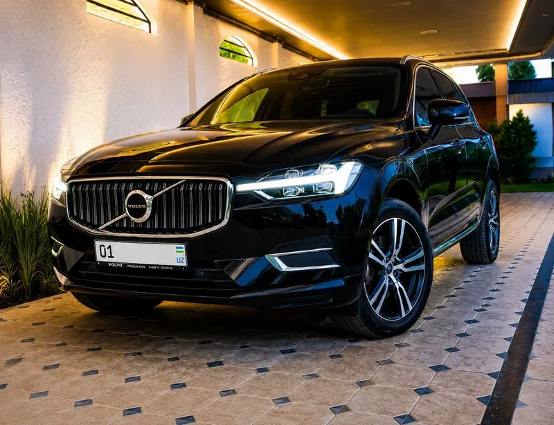 Volvo XC60 T5 AWD 1