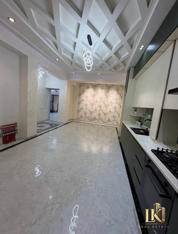 Metro yonida yangi uyda 90 m² 3 xonali kvartira, 60 m² yozgi hovli bilan sotiladi 4 Metro yonida yangi uyda 90 m² 3 xonali kvartira, 60 m² yozgi hovli bilan sotiladi 4