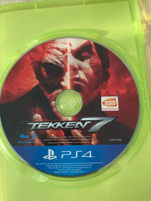 Комплект оригинальных дисков Xbox 360 и ps4 4 Комплект оригинальных дисков Xbox 360 и ps4 4