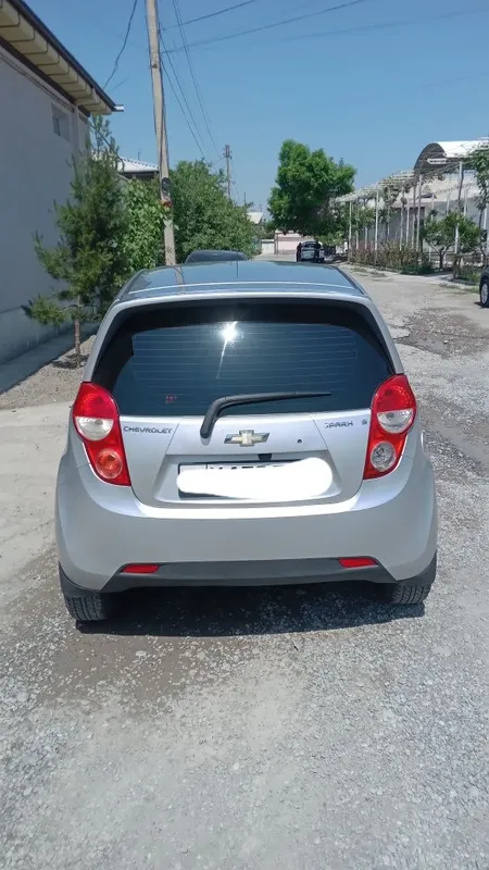 Chevrolet cpark серебрийстый — фото 1