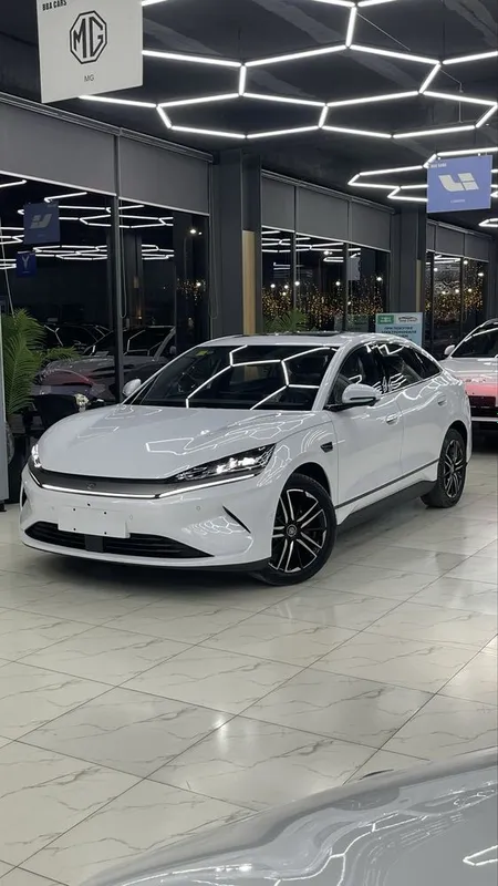BYD qin L 545 full skidkada Avtasalonda tayyori ! — фото 2