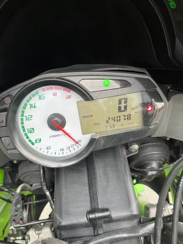 Kawasaki ZX-6R. 3