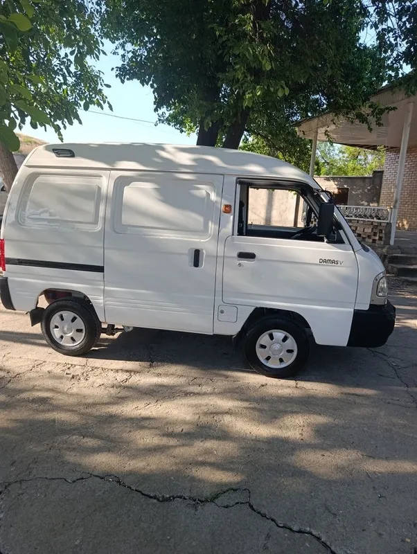 Автомобиль Дамас Van 3