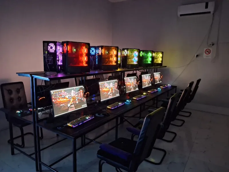Game club uchun 10 ta Kompyuter