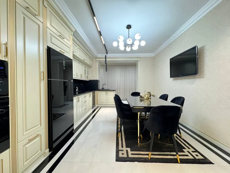 3-комнатная квартира, 175 м², Мирабад 5
