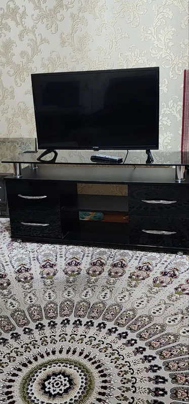 Телевизор LG с подставкой продаётся срочна televizor LG postavkasi — фото 1