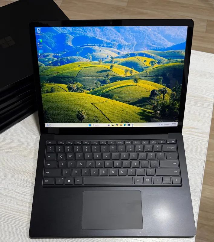 Surface Laptop 4 - Core I7-1185G7/16GB/512GB 2 Surface Laptop 4 - Core I7-1185G7/16GB/512GB 2