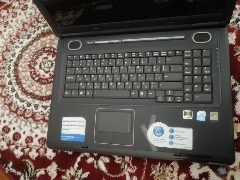 Noutbuk ASUS aybi yoq.
