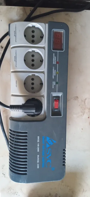 Продаётся стабилизатор SVC AVR-1012-G 4 Продаётся стабилизатор SVC AVR-1012-G 4