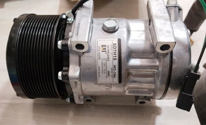 VOLVO HYUNDAI DOOSAN CAT JCB Компрессор кондиционера