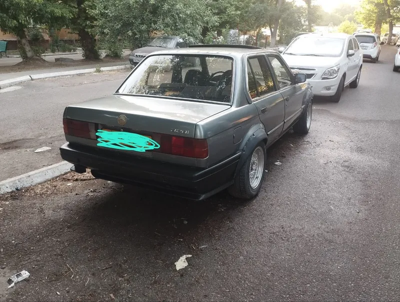 SHOSHILINCH Mashinamni sotaman 
BMW E30 3
