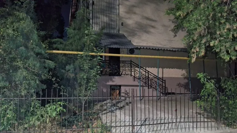 Arenda 3xonalik gaz svet issiq suv bor Novza metro flagmon orqasida jo 4 Arenda 3xonalik gaz svet issiq suv bor Novza metro flagmon orqasida jo 4