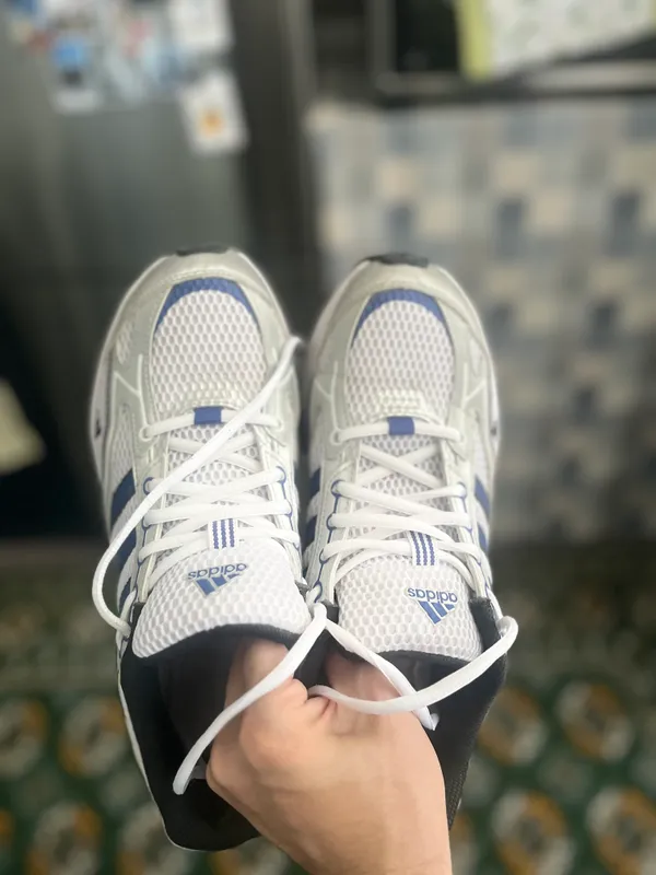 Оригинальные кроссовки Adidas, не ношеные. 4 Оригинальные кроссовки Adidas, не ношеные. 4