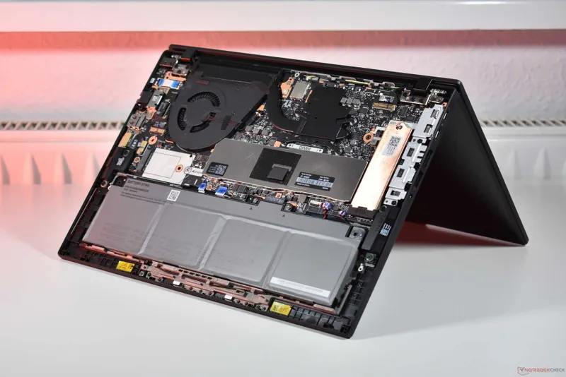 Lenovo ThinkPad P14s Gen 6 AMD Ryzen AI 9 HX PRO 370/64GB DDR5/1TB SSD — фото 6