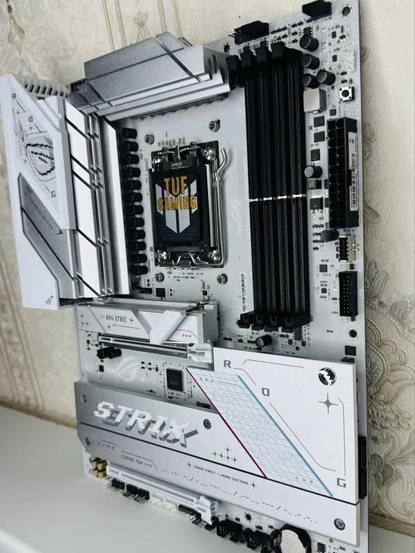 Asus Rog Strix B850A Gaming WIFI7 AM5 — фото 2