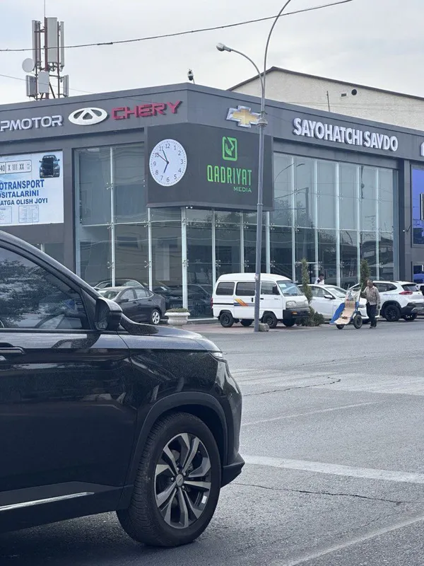 Tashqi ekranlarda peklama xizmati 1 Tashqi ekranlarda peklama xizmati 1