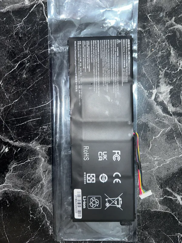 Yangi batareya Acer AC14B18 / Новый аккумулятор для ноутбука