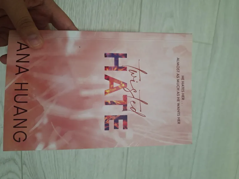 Anna Haung:Twisted Hate