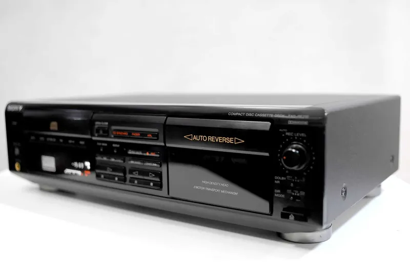 Sony TXD-RE210 — это комбинированное устройство 6