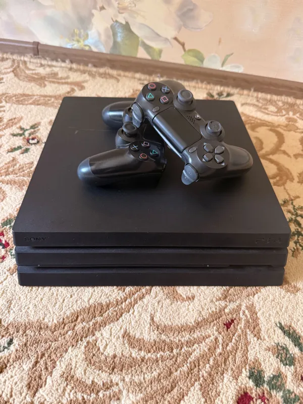 Продается игровая приставка Sony PlayStation 4 pro в хорошем состоянии — фото 2