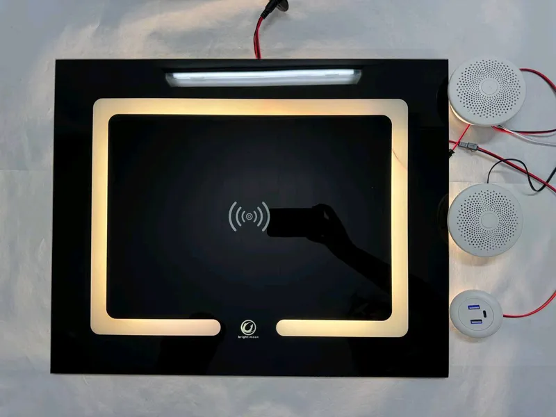 Simsiz quvvatlash, USB va karnayli LED panel 1