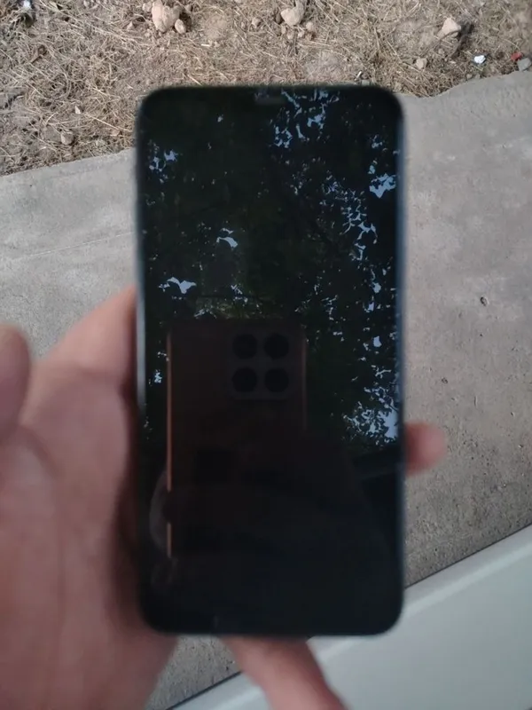 Iphone 11 pro max 64 GB Srochna sotiladi — фото 2