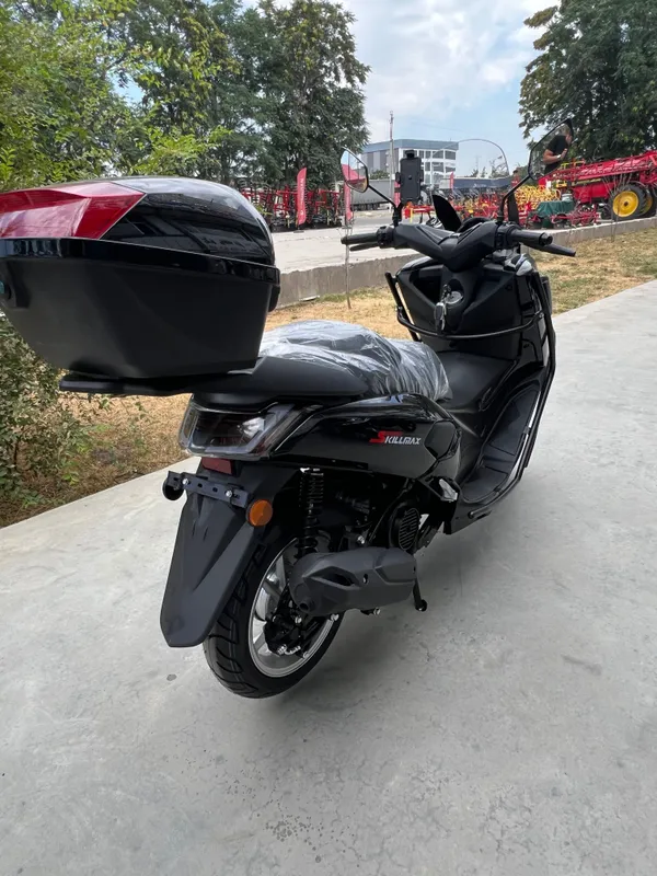 Skuter M Max sotiladi 6