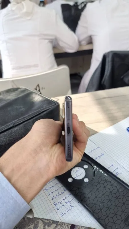 Honor x9b 3