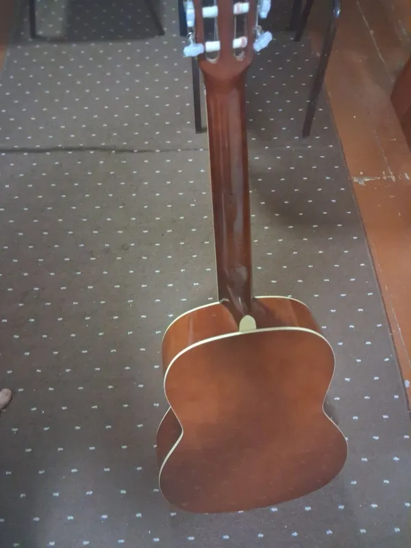 Gitara ideal holati .yangi ,narxi kelishiladi 1 Gitara ideal holati .yangi ,narxi kelishiladi 1