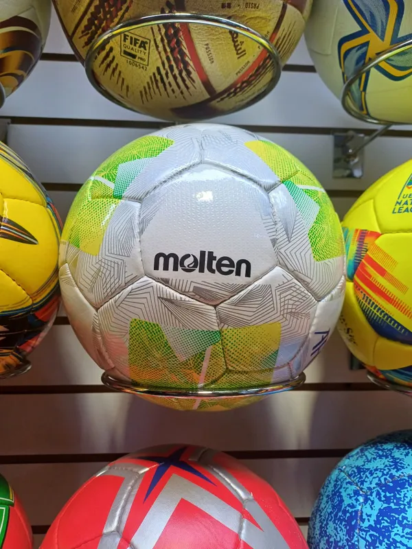 Футбольный мяч BALLONSTAR TENTH Molten 2 Футбольный мяч BALLONSTAR TENTH Molten 2