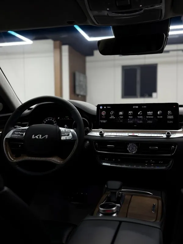 Kia K9 Premium 2023 8 Kia K9 Premium 2023 8