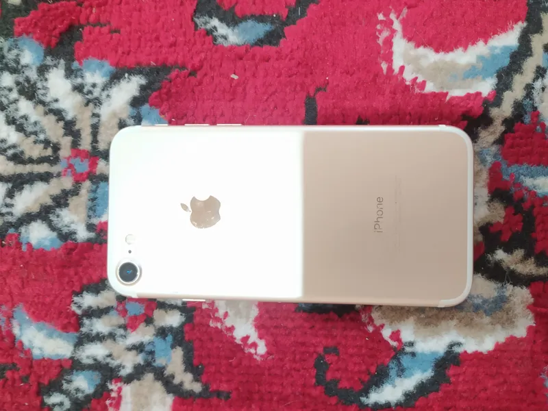 iPhone 7 gold LL/A 32gb holati ideal