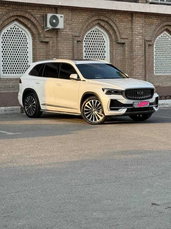 Geely Monjaro, full pozitsiya Geely Monjaro, full pozitsiya