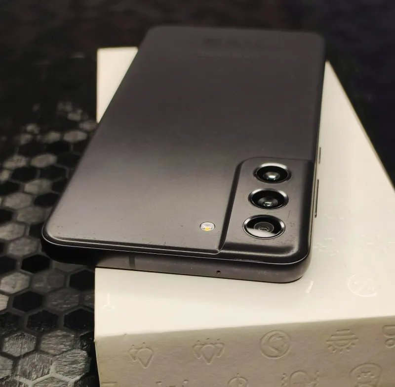 Samsung Galaxy S21 Fe 5G — фото 3