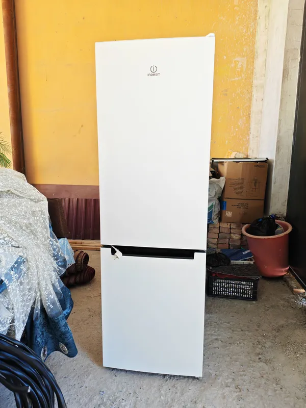 Indesit холодильник 4