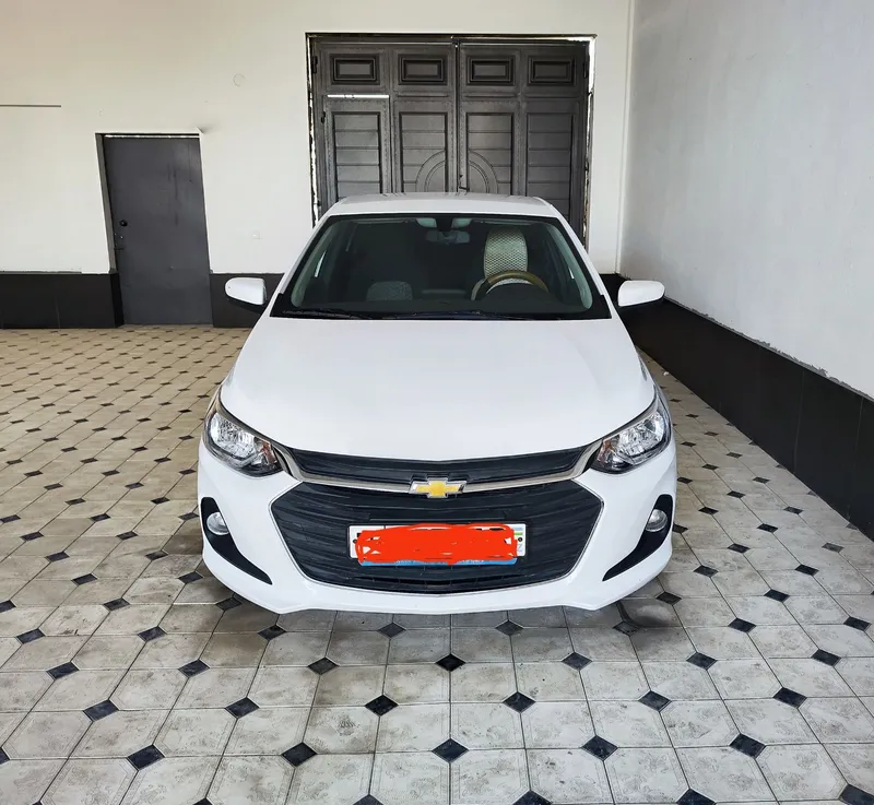 Chevrolet Onix 3LT MT — фото 1