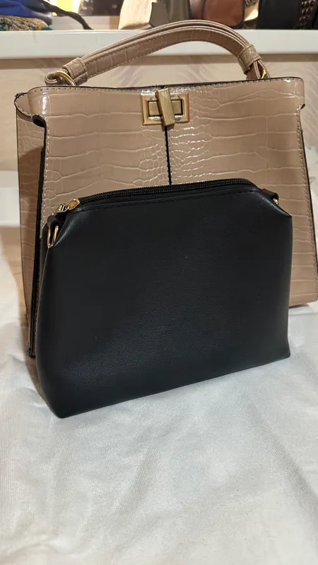 brand Fendi 2 brand Fendi 2