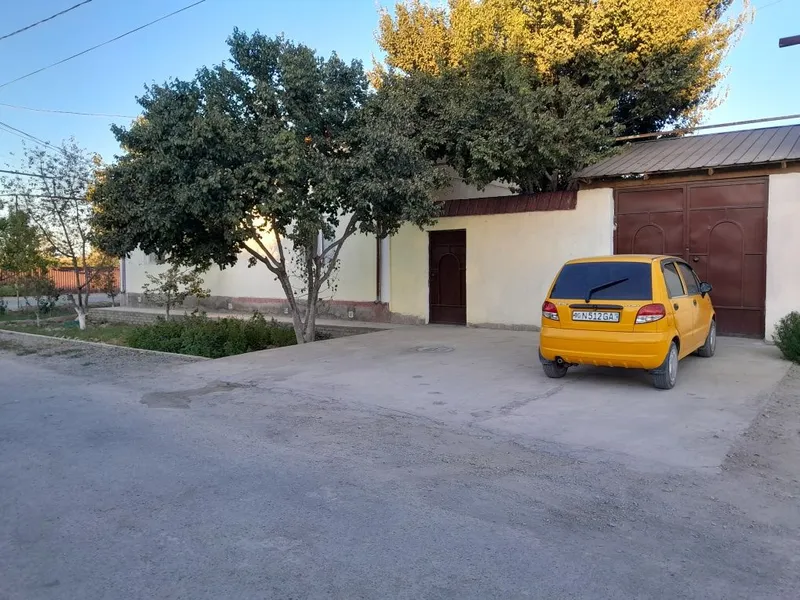 Namunaviy loyihalar asosida qurilgan hovli joy — фото 1