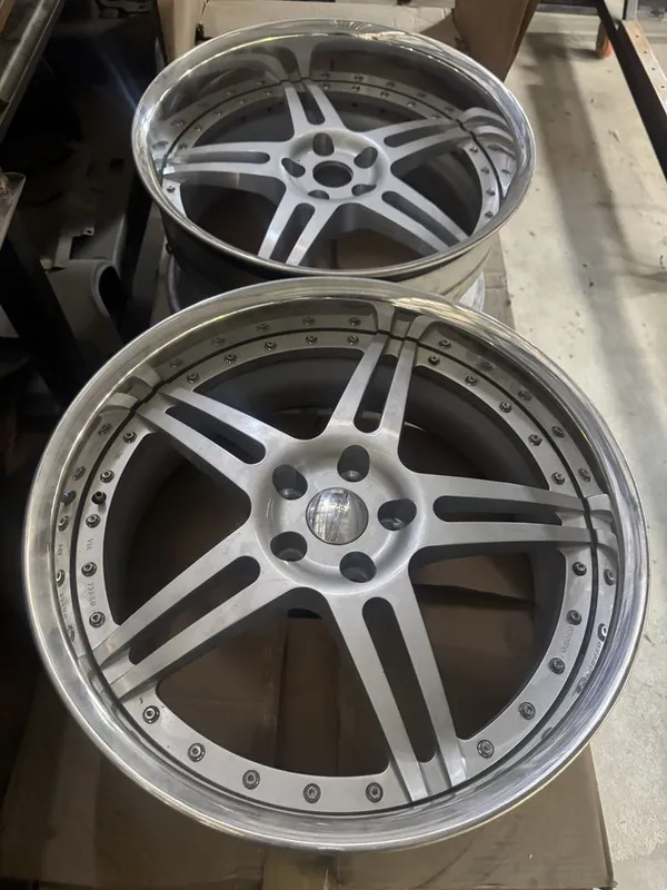 Diska sotiladi 5,120 r20 raznashiroki ideal holati narxi 1,800$ Diska sotiladi 5,120 r20 raznashiroki ideal holati narxi 1,800$