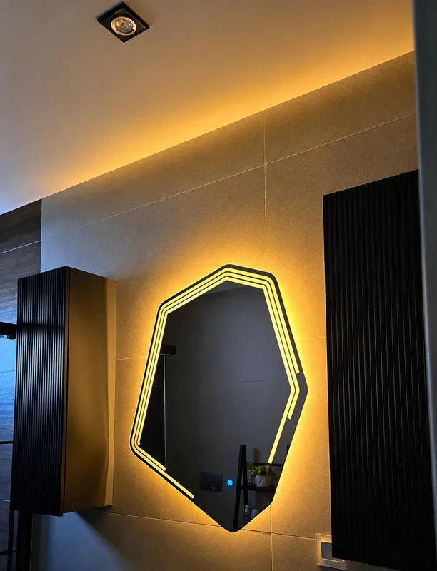 Зеркало с LED-подсветкой 4 Зеркало с LED-подсветкой 4