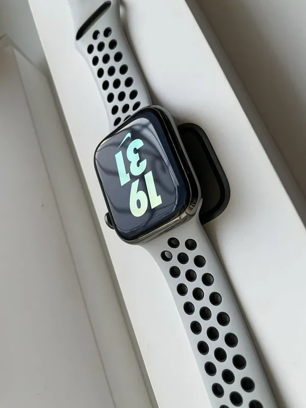 Apple watch 8 45mm stainless steel. Simkartalik. — фото 2
