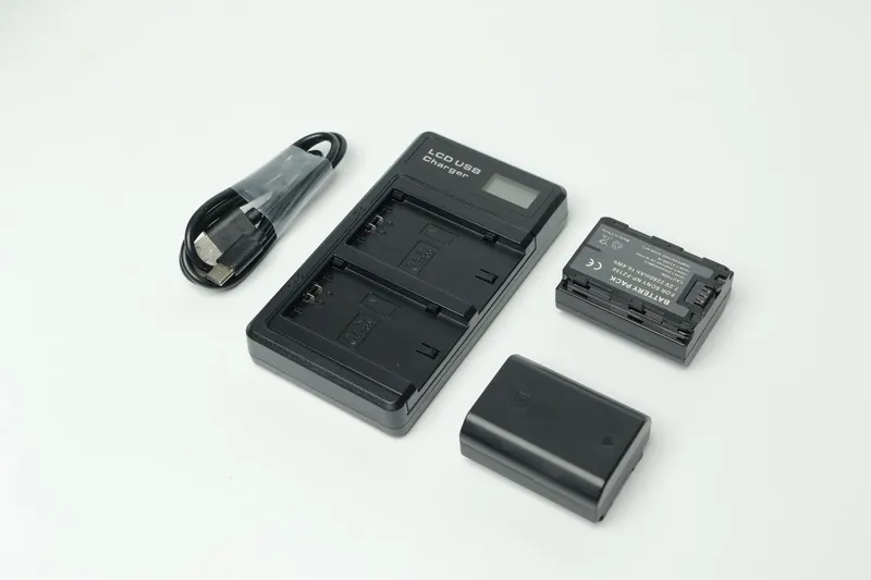 Sony NP-FZ100 Две батарейки + Двойная зарядка (LCD USB Charger)