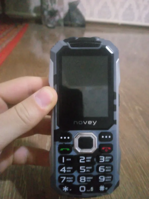 TELEFON SOTILADI NARX:200 000SOʻM BOTAREYKA CHDAML