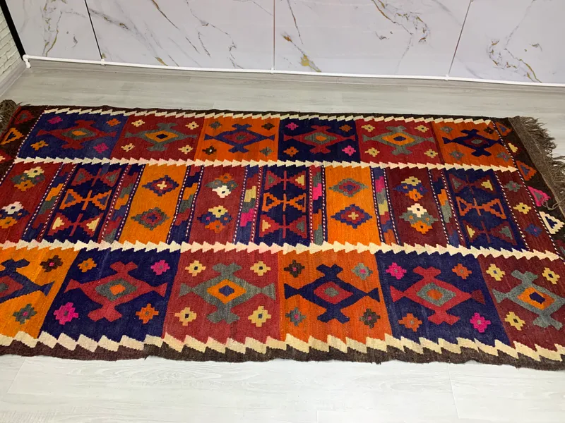 Антикварный ковёр, 90 лет, 3 × 1,60 м 2 Антикварный ковёр, 90 лет, 3 × 1,60 м 2